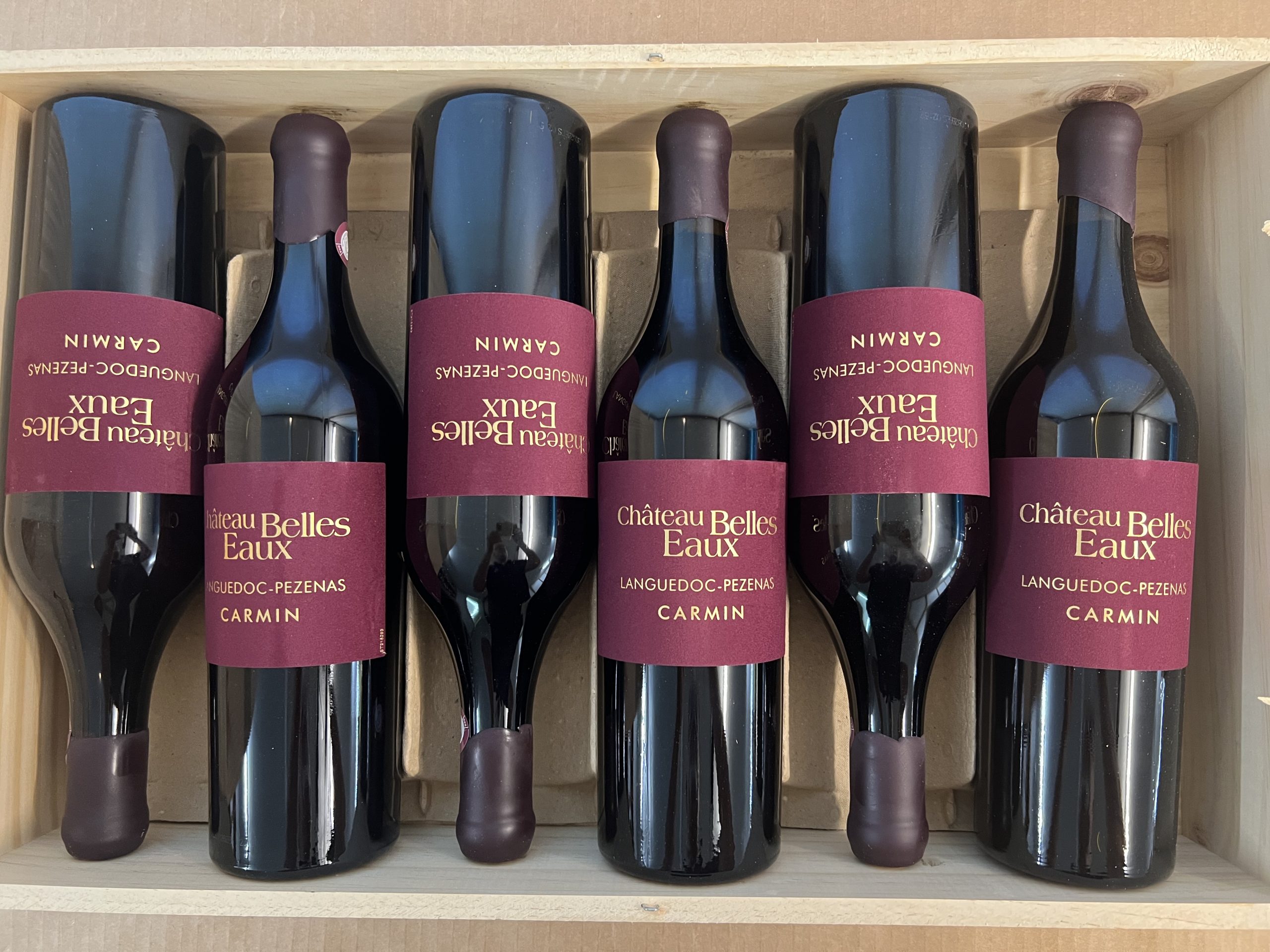 Chateau Belles Eaux Cuvee Carmin 2021, 6 Fl. OHK – Bild 2