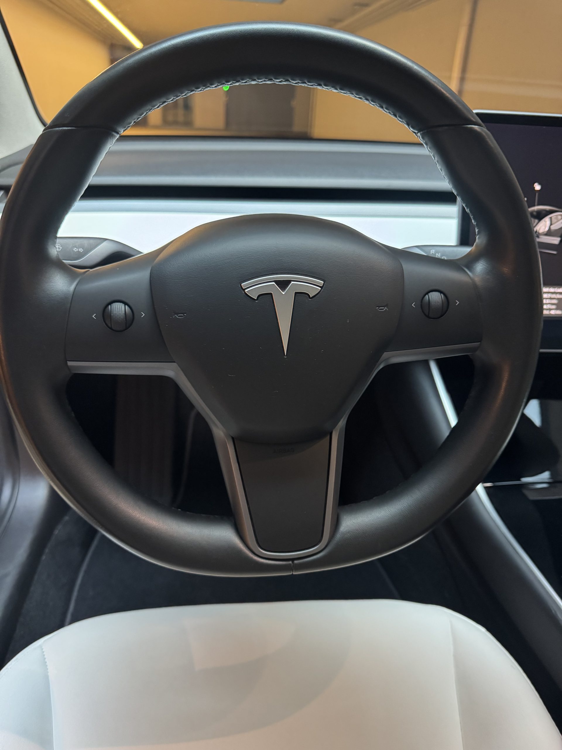 TESLA MODEL 3 Limousine – Bild 11