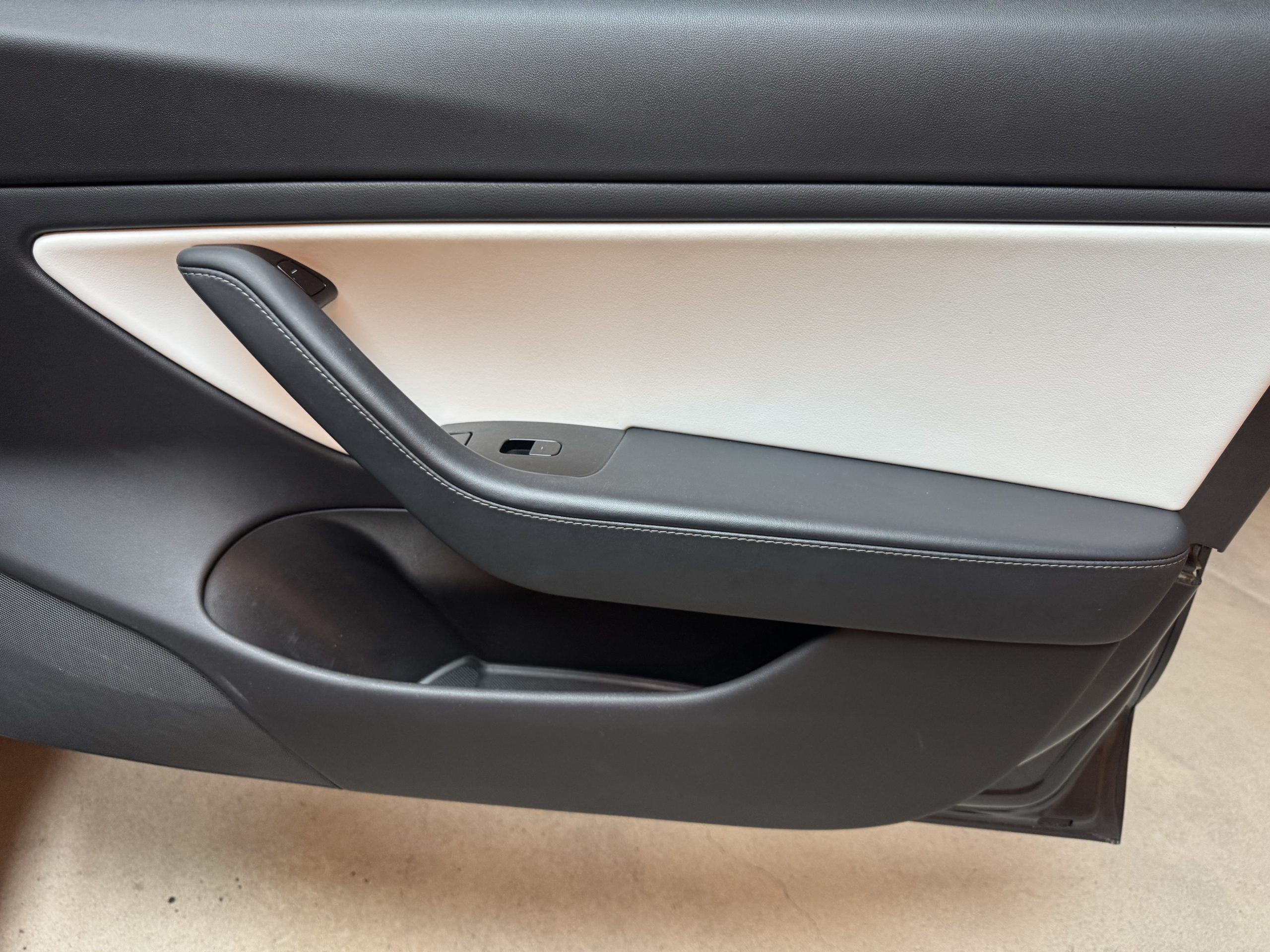 TESLA MODEL 3 Limousine – Bild 18