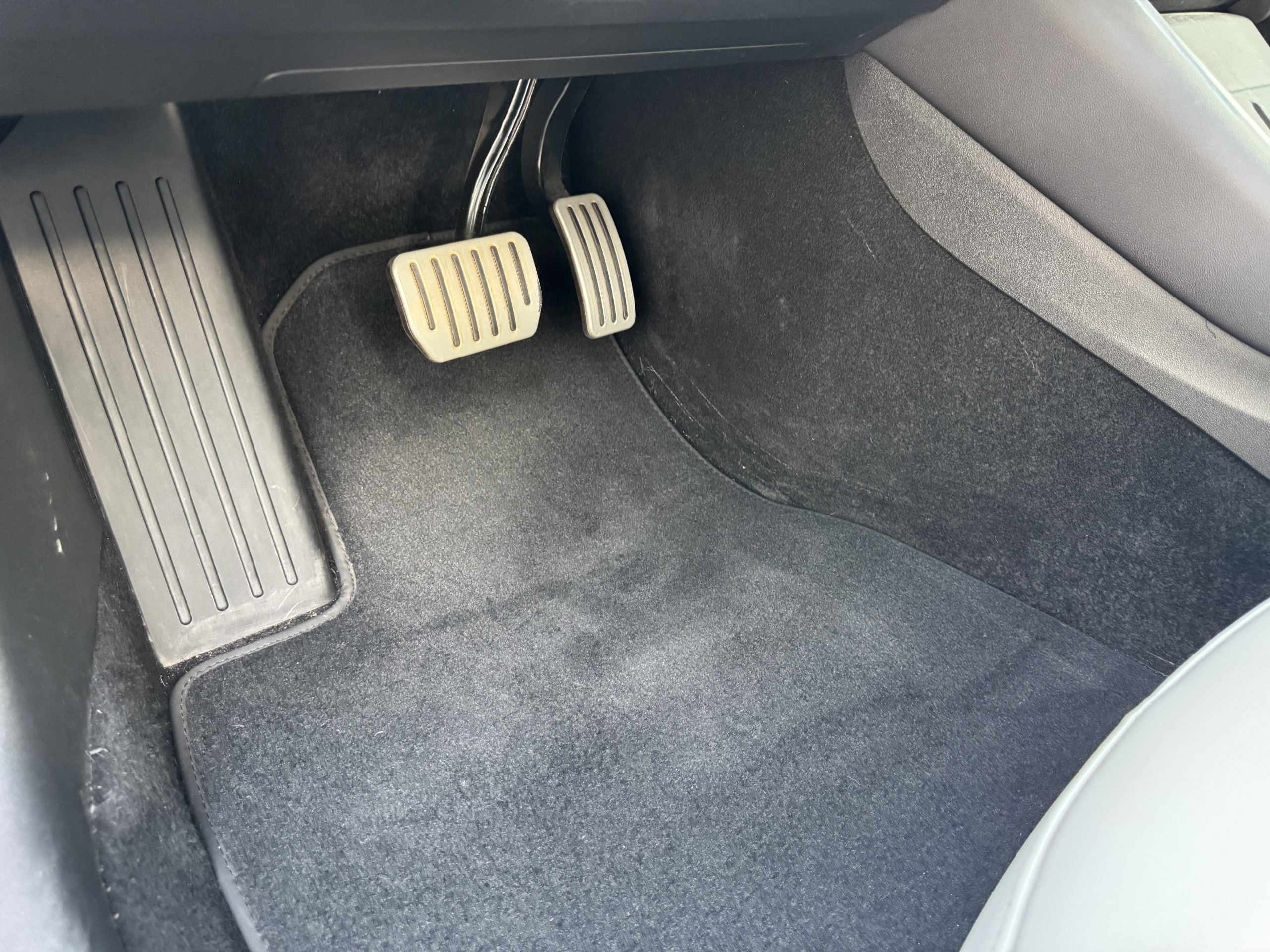 TESLA MODEL 3 Limousine – Bild 12