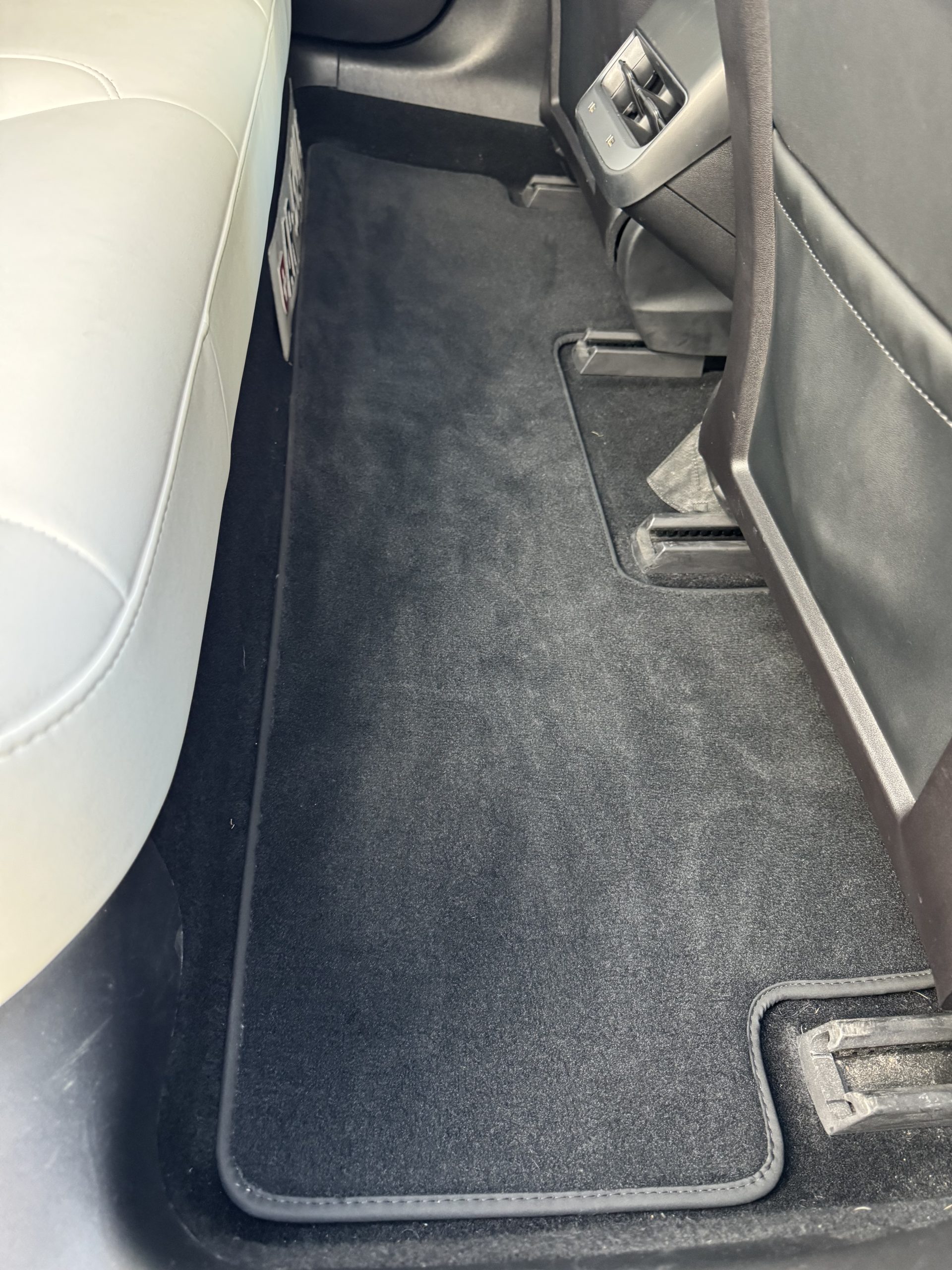TESLA MODEL 3 Limousine – Bild 17