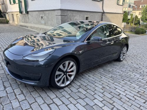 TESLA MODEL 3 - Jahrgang 2019 / 79’400 km / Top-Zustand
