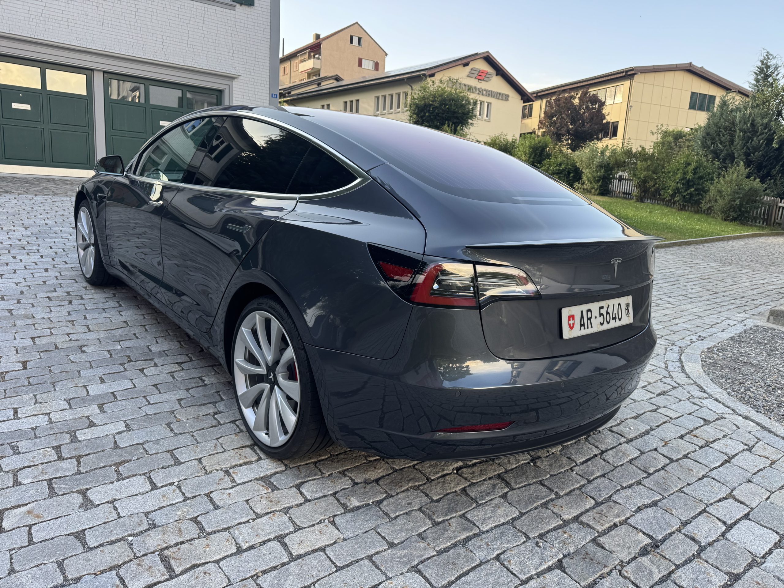TESLA MODEL 3 Limousine – Bild 4